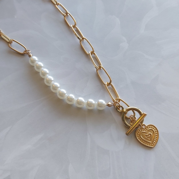 Gold Heart Pendant with White Pearls Necklace - Picture 2 of 2